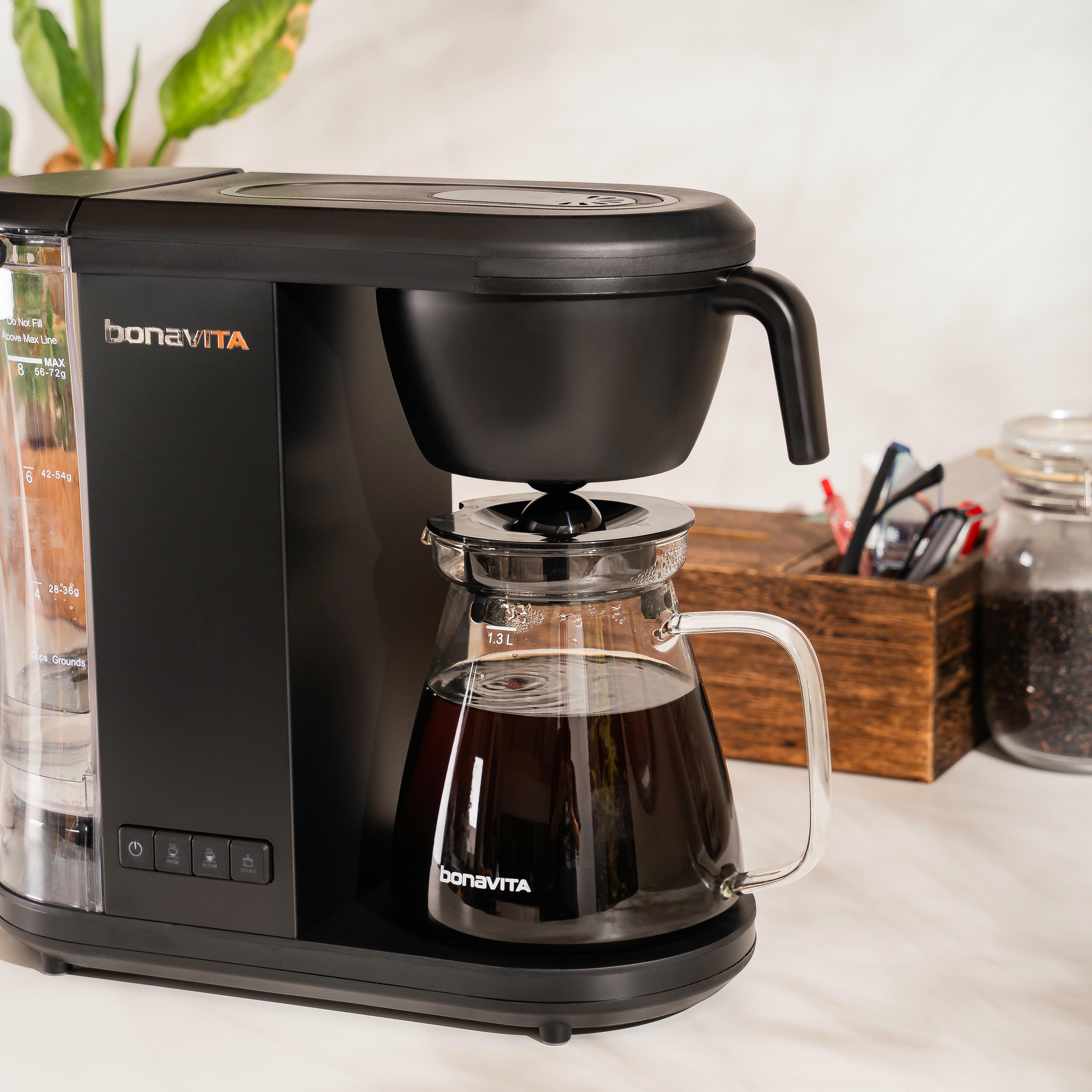 Enthusiast 8-Cup Drip Coffee Brewer with Thermal or Glass Carafe – 1.3L