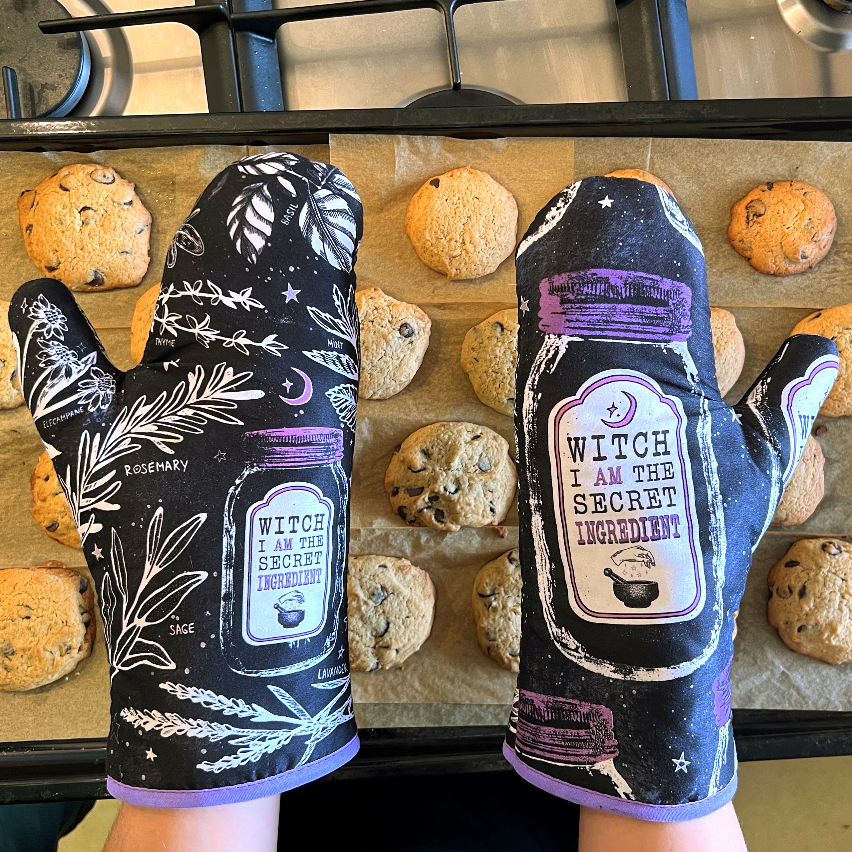 Kitchen Witch Oven Mitt Set – Heat Resistant Baking Gloves
