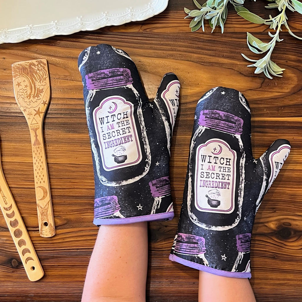 Kitchen Witch Oven Mitt Set – Heat Resistant Baking Gloves
