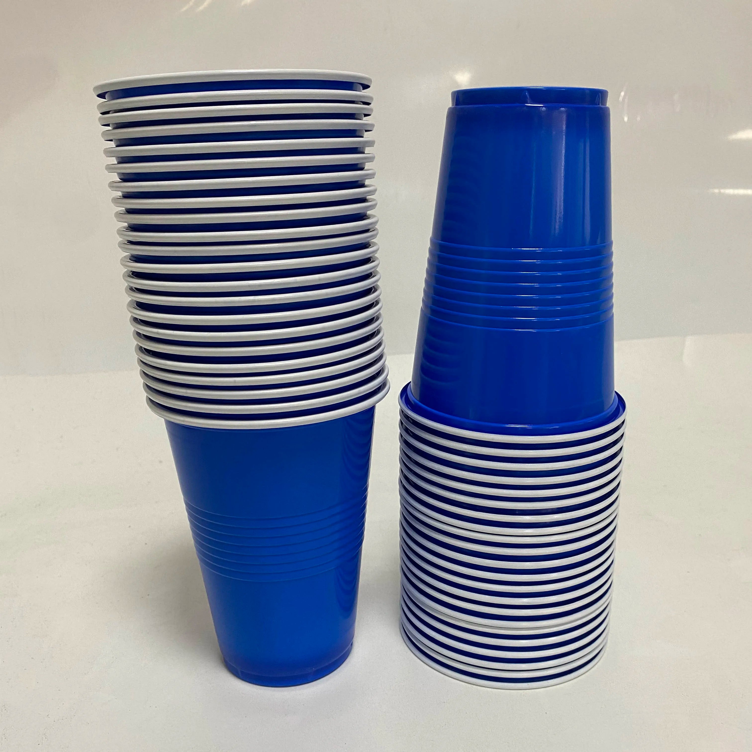 50Pcs Plastic Party Cups 16-Ounce Plastic Water Cups Recyclable Red Blue Cups with Fill Lines for Drinks BBQ Picnic Party