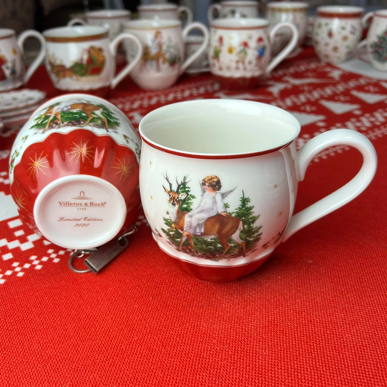 DecorBites™ Weihnachtsgeschirr-Set: Teller, Tablett, Tassen, Schalen und Schüsseln