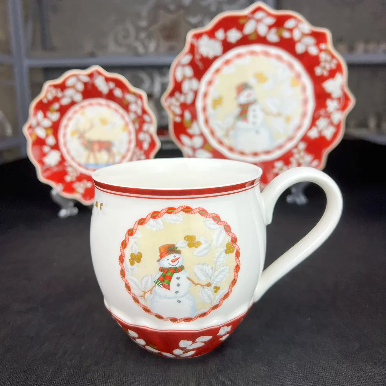DecorBites™ Weihnachtsgeschirr-Set: Teller, Tablett, Tassen, Schalen und Schüsseln