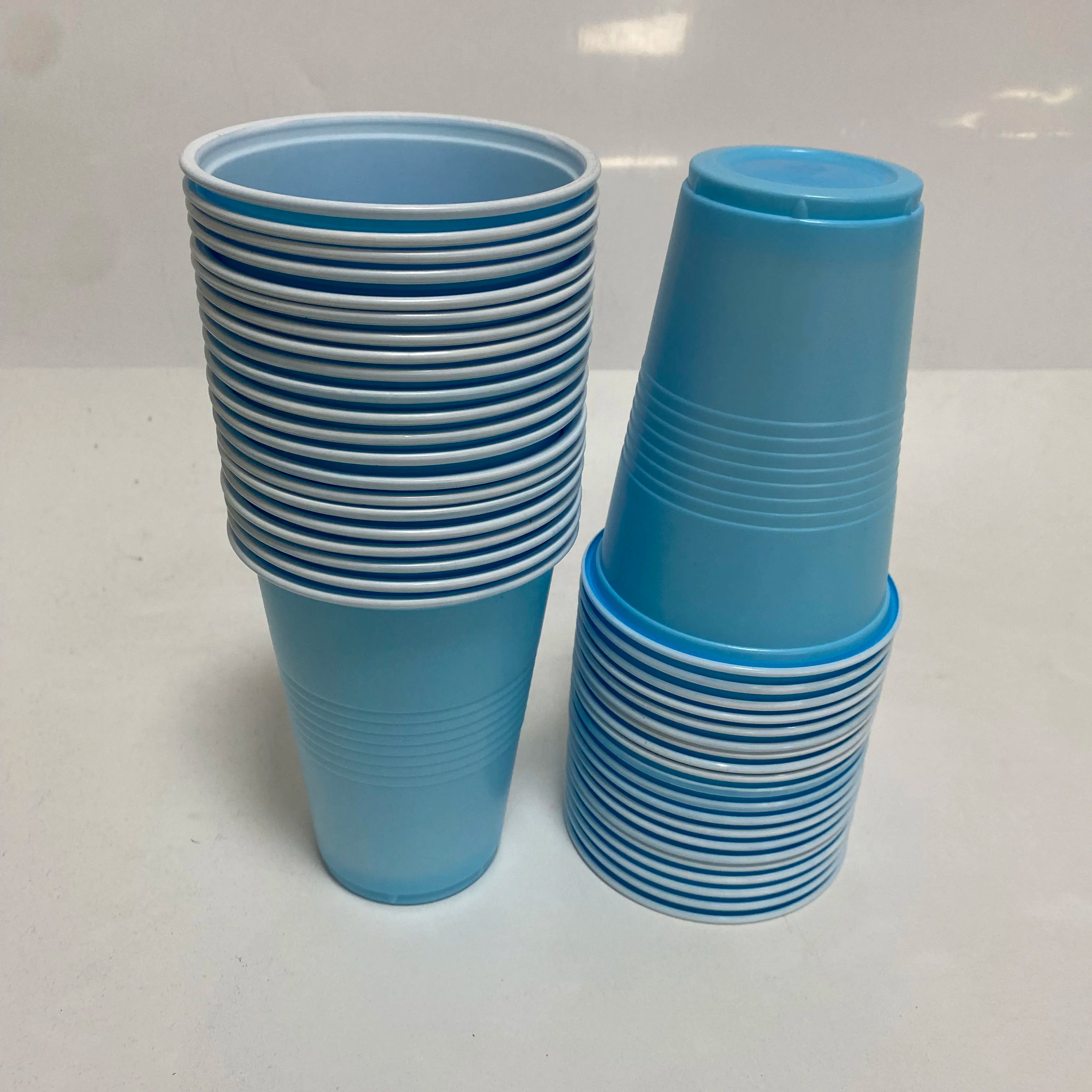 50Pcs Plastic Party Cups 16-Ounce Plastic Water Cups Recyclable Red Blue Cups with Fill Lines for Drinks BBQ Picnic Party