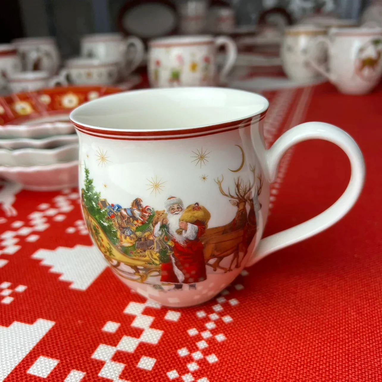 DecorBites™ Weihnachtsgeschirr-Set: Teller, Tablett, Tassen, Schalen und Schüsseln
