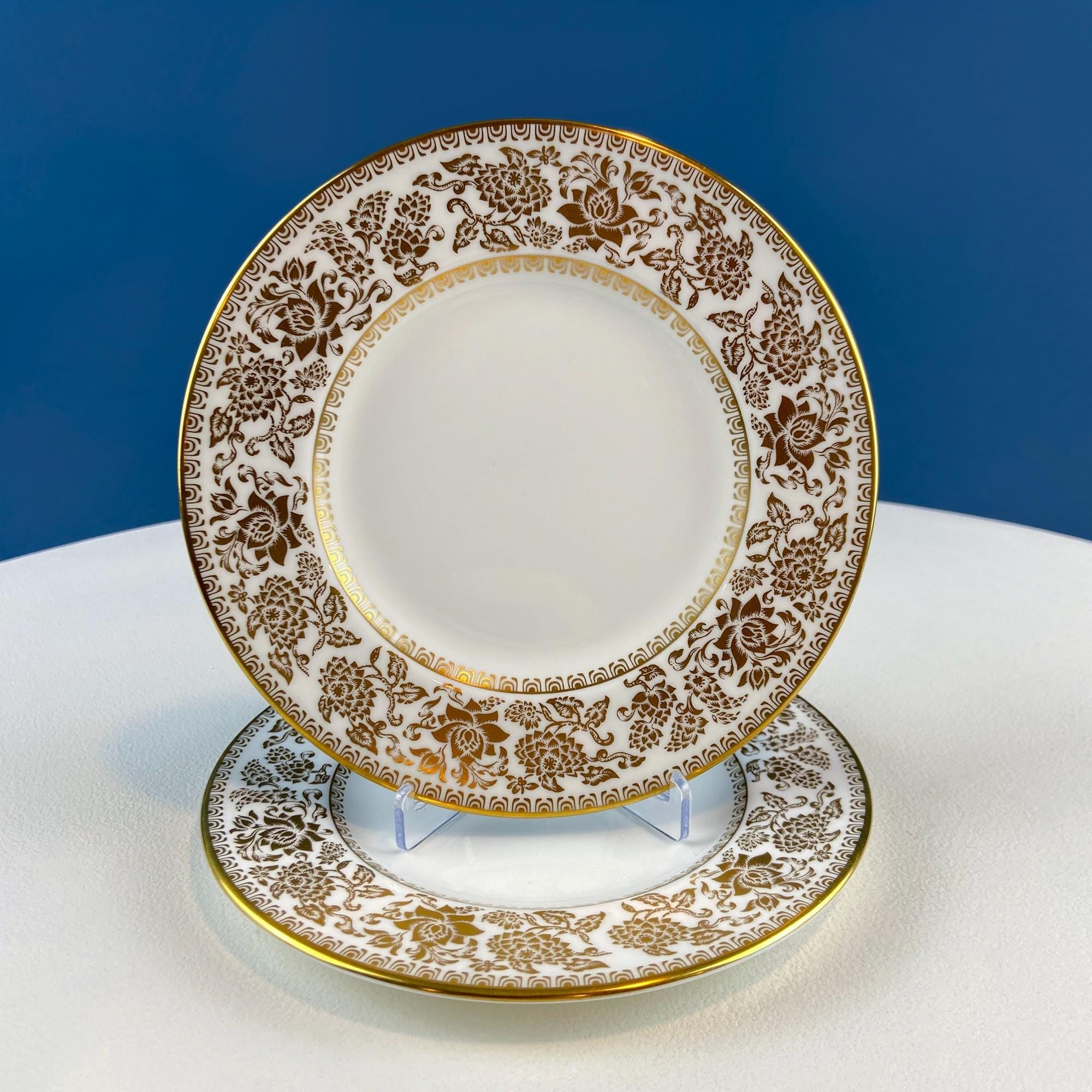 Vintage Wedgewood Gold Damast Teller. 6er-Set. 2 Speiseteller, 2 Salatteller und 2 Dessertteller. Esszimmertisch-Deko. Geschenk für Sie Ihn.