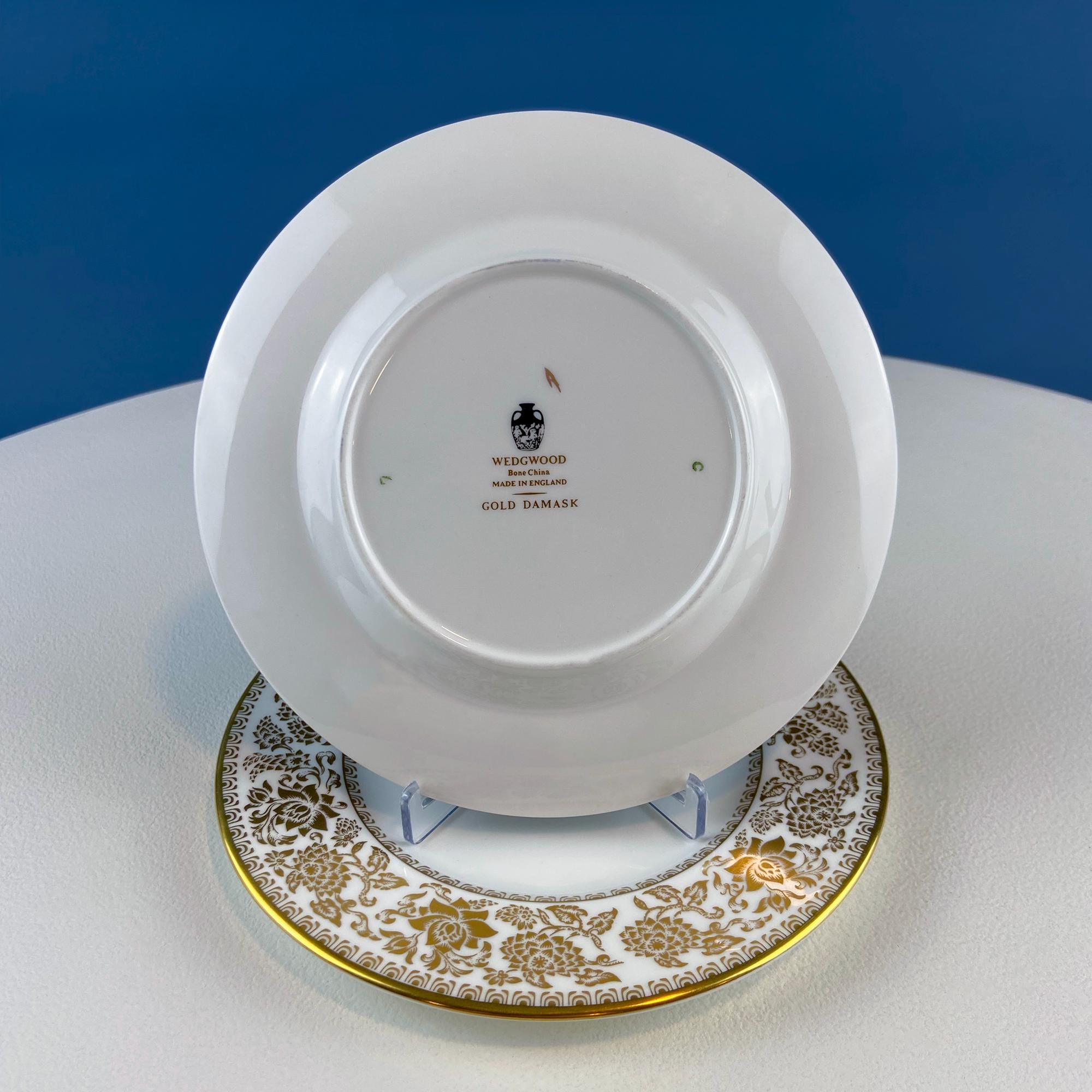 Vintage Wedgewood Gold Damast Teller. 6er-Set. 2 Speiseteller, 2 Salatteller und 2 Dessertteller. Esszimmertisch-Deko. Geschenk für Sie Ihn.