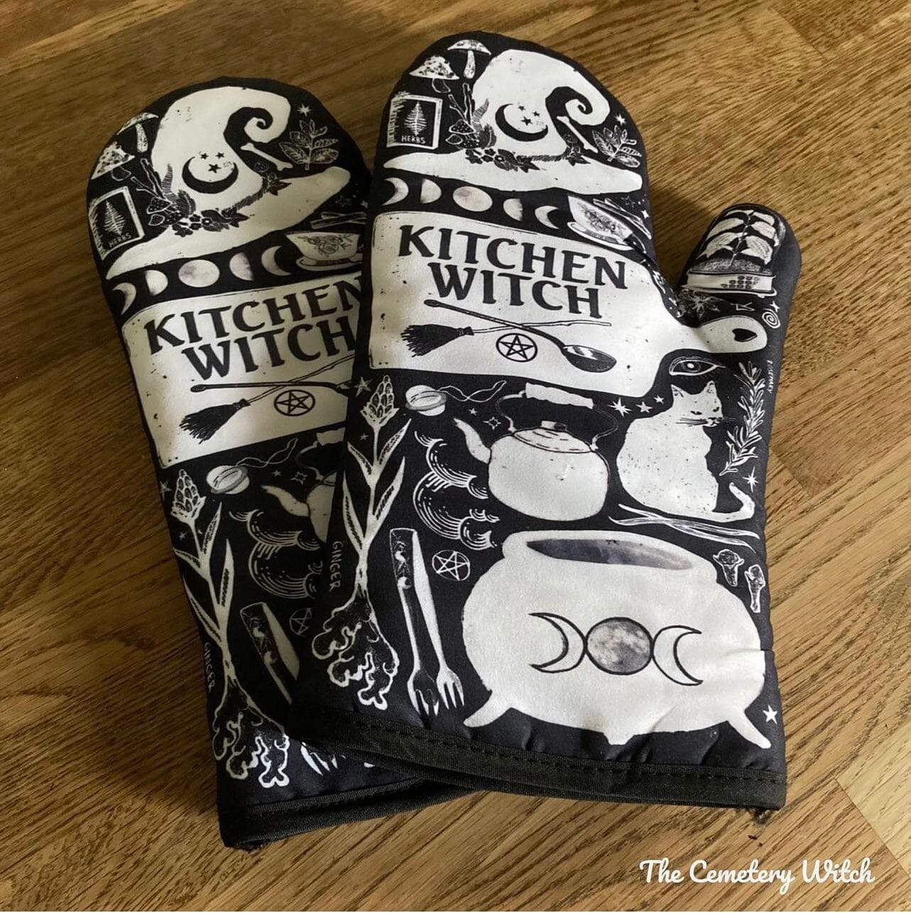 Kitchen Witch Oven Mitt Set – Heat Resistant Baking Gloves