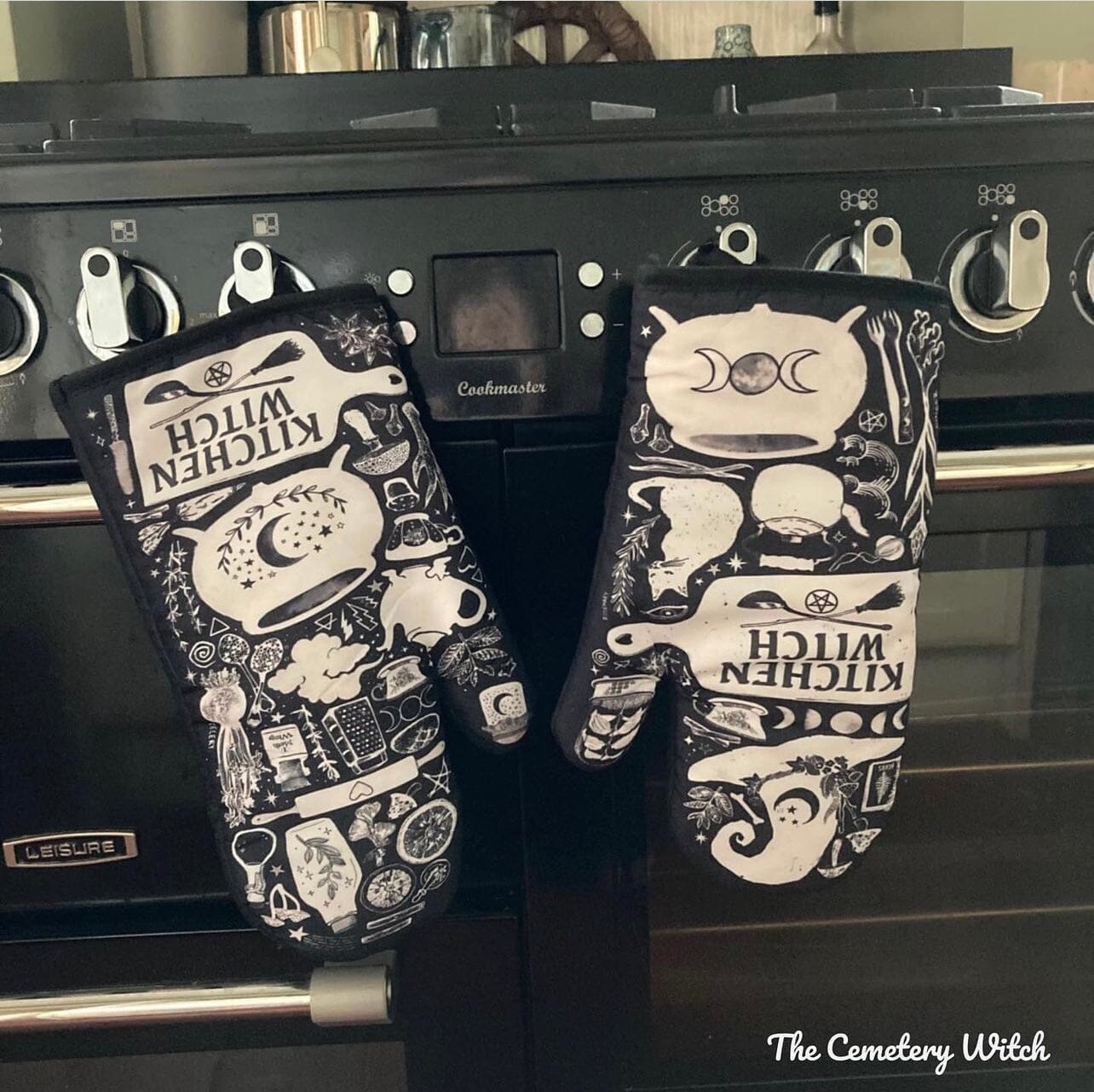 Kitchen Witch Oven Mitt Set – Heat Resistant Baking Gloves