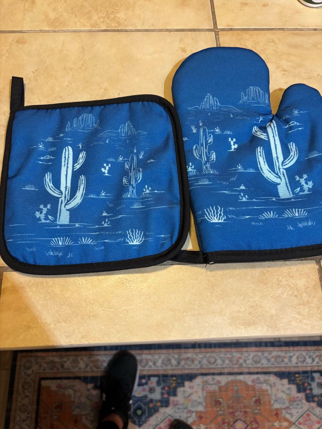 Qeheb Blue Western Cactus Oven Mitts & Pot Holders Set